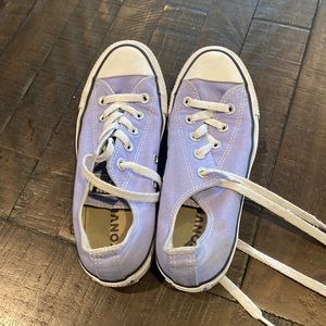 Lavender converse all star size 6